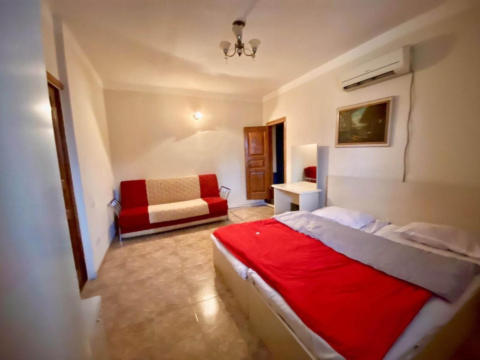 Appartement Nino And Ali à Batoumi Extérieur photo